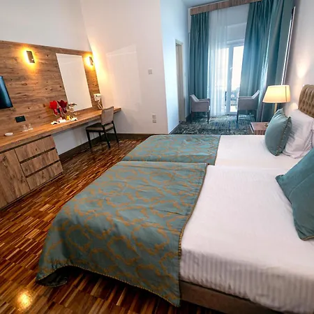 Dome & Casino At Kyrenia 酒店 4*