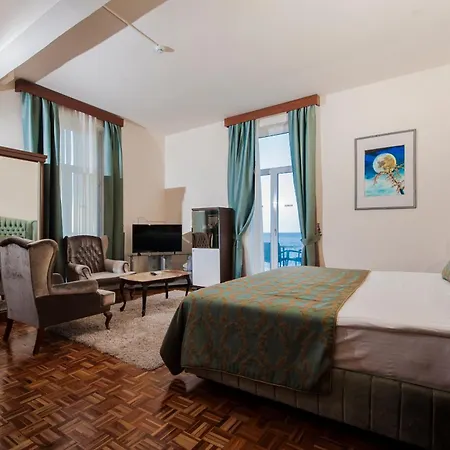 酒店 Dome & Casino At Kyrenia 凯里尼亚