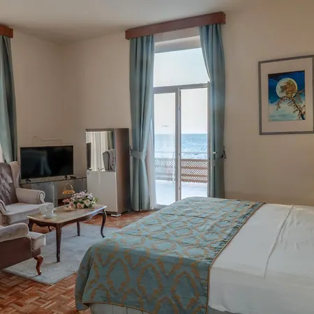 Dome & Casino At Kyrenia 4* كيرينيا