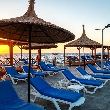 Dome & Casino At Kyrenia كيرينيا