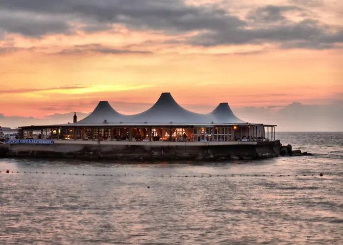 ホテル Dome & Casino At Kyrenia 4*