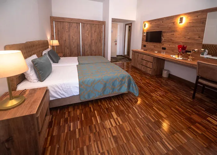 ホテル Dome & Casino At Kyrenia 4*